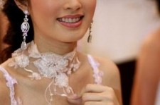 阳江人妖皇后(中国富豪娶人妖皇后)