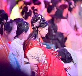 阳江汉服模特兼职(想做汉服模特去哪里找)