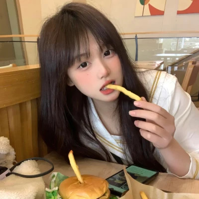 阳江伴游女生李欣怡的资料