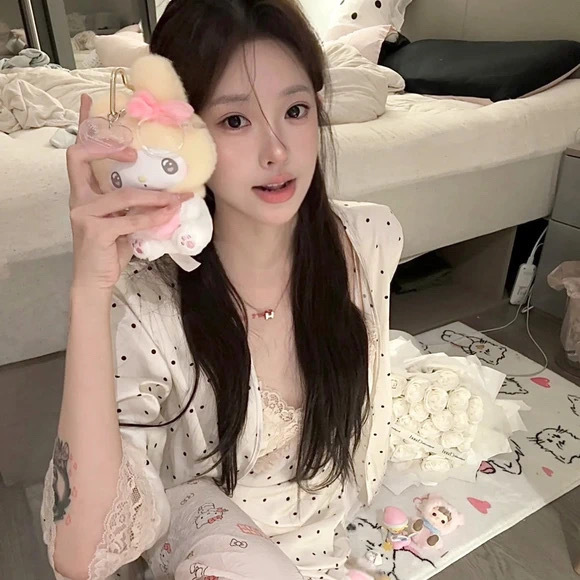 阳江伴游女生 | 微微的资料